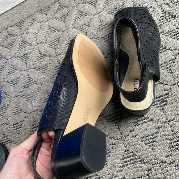 NEW Earth Black Leather Sandal Block Heels Sz 10 - Picture 5 of 6